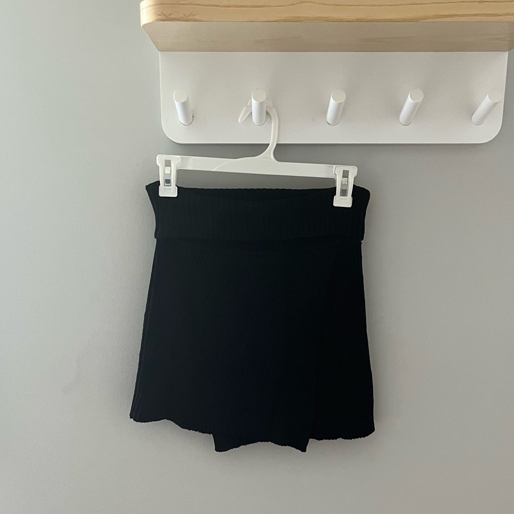 Line & Dot knit mini wrap skirt - Picture 8 of 8